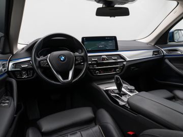 Fahrzeugabbildung BMW 530d Luxury Line Kamera DAB HiFi Stop&Go Alarm