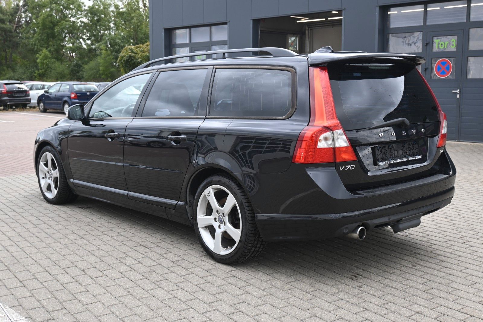 Fahrzeugabbildung Volvo V70 2.4 Autom. Edition R-Design*Xenon*