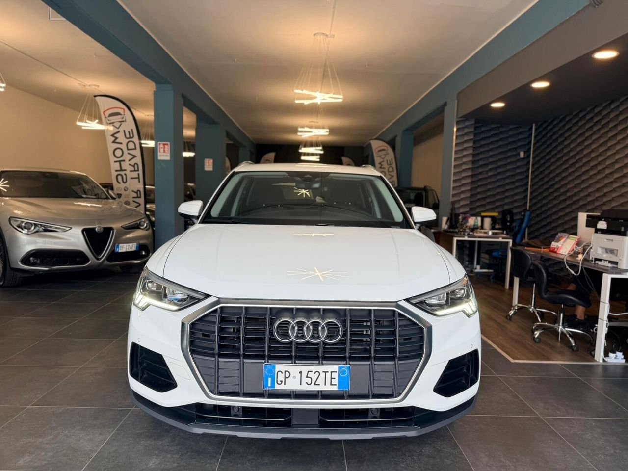 Audi Q3 35 2.0TDI 150 CV S-TRONIC NAVI imagem 2