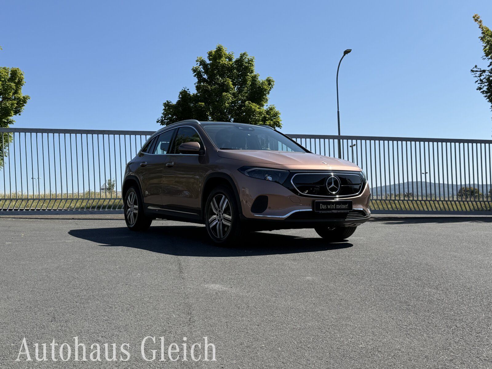 Fahrzeugabbildung Mercedes-Benz EQA 300 Progressive 4Matic Navi/Pano.-Dach/Klima