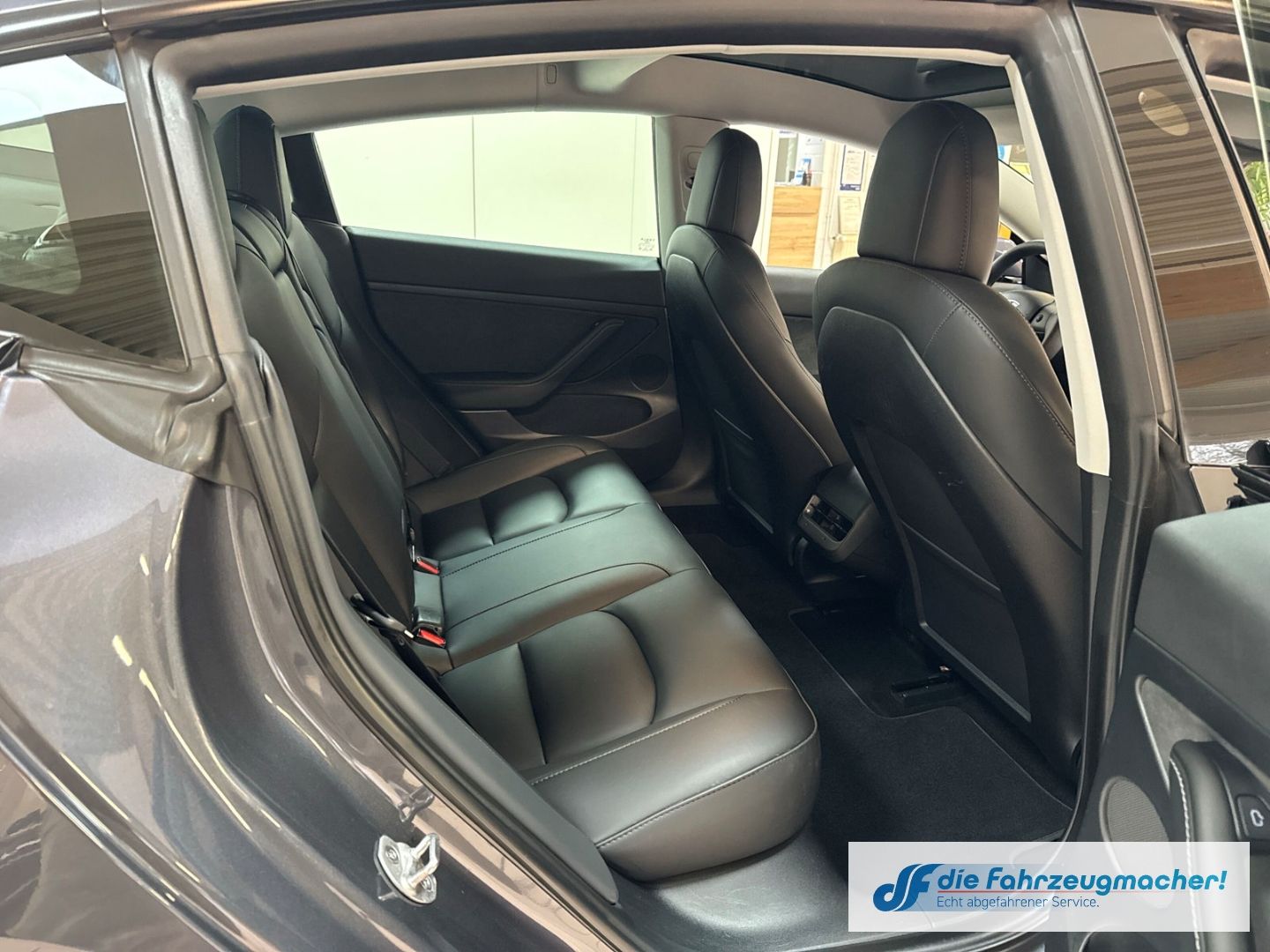 Fahrzeugabbildung Tesla Model 3 Long Range RWD Soundsystem ACC El. Heckk