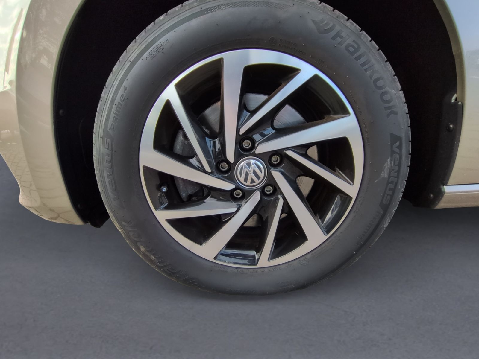 Touran 2.0 TDI DSG Join AHK+NAVI+ACC