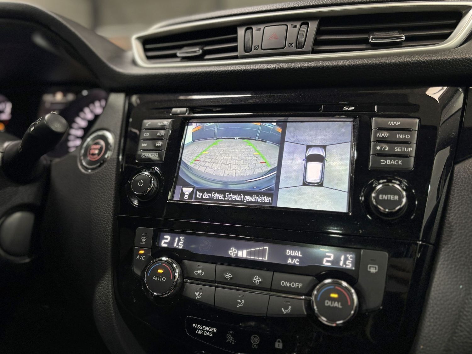 Fahrzeugabbildung Nissan Qashqai N-Vision#Kamera#Spur#Verkennung#Tempo