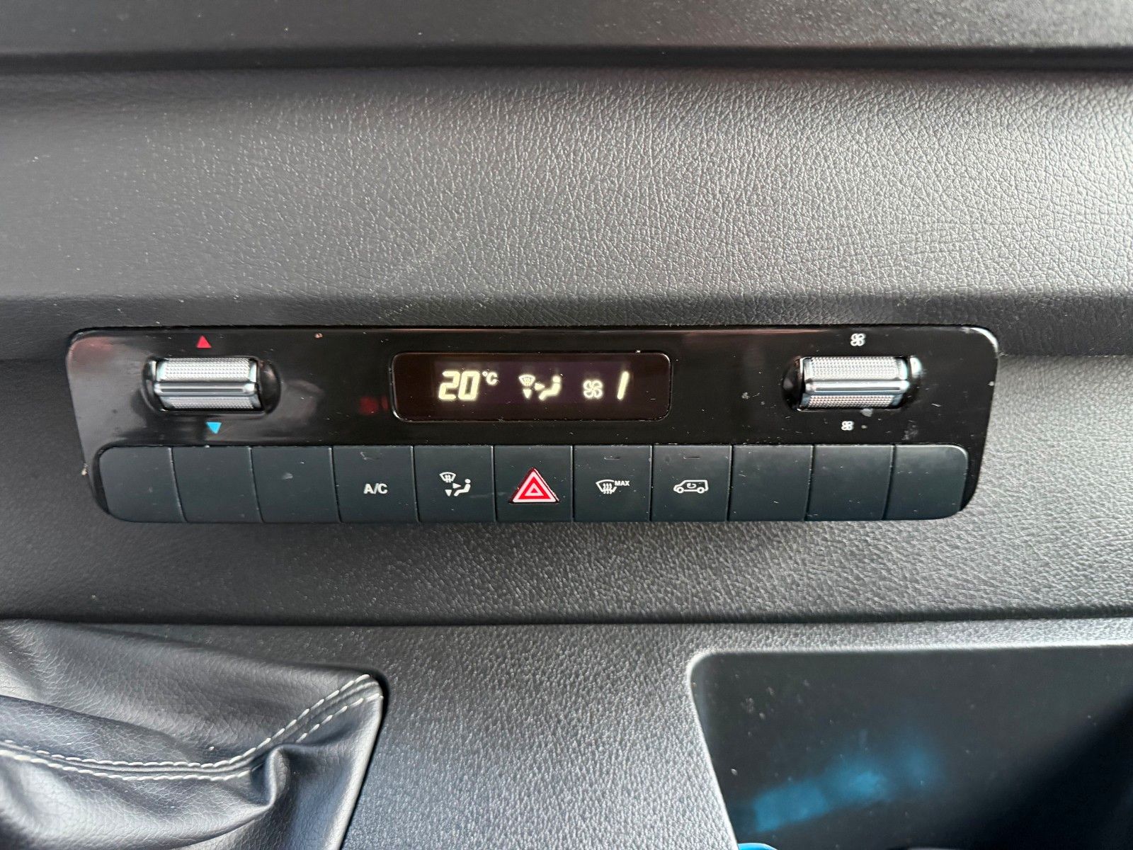 Fahrzeugabbildung Mercedes-Benz Sprinter 317 CDI 3665 Klima 360 SHZ MBUX