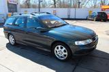 Opel Vectra 2.2 16V Comfort - Opel Vectra mit Benzin-Antrieb: Leder, Navigationssystem