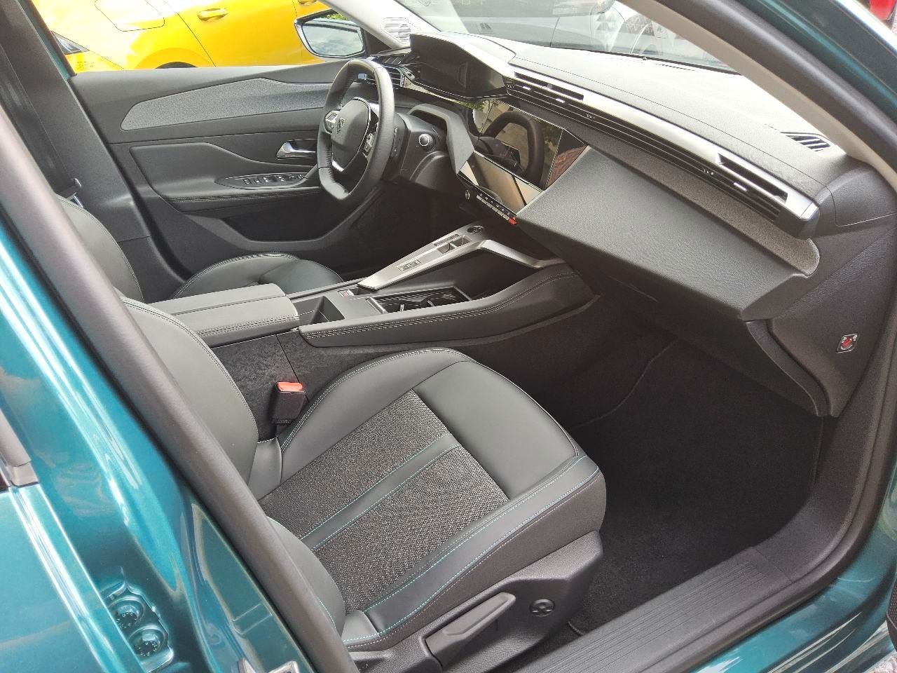 Fahrzeugabbildung Peugeot 308 SW 1.2 HYBRID ALLURE DSC NAVI/LED/KAMERA/DAB