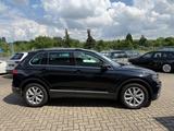 Volkswagen Tiguan Highline BMT *AHK*FAHRASSIST. PAKET PLUS* - Volkswagen Tiguan: Plus
