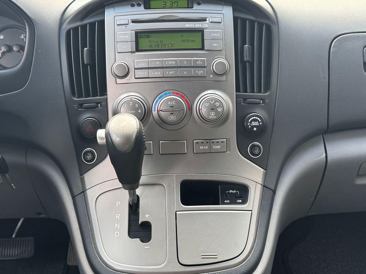 Hyundai H-1 Travel Comfort Leder SHZ AHK Standh. 8Sitze