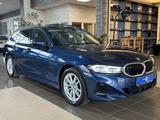BMW 318 i Leder Memory Pano RCam HUD LED ACC AHK SHZ - mit Benzin-Antrieb: Kombi, Rc