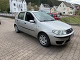 Fiat Punto 1.2 8V Dynamic, TÜV 07/27, neue Reifen! - graue Fiat Punto