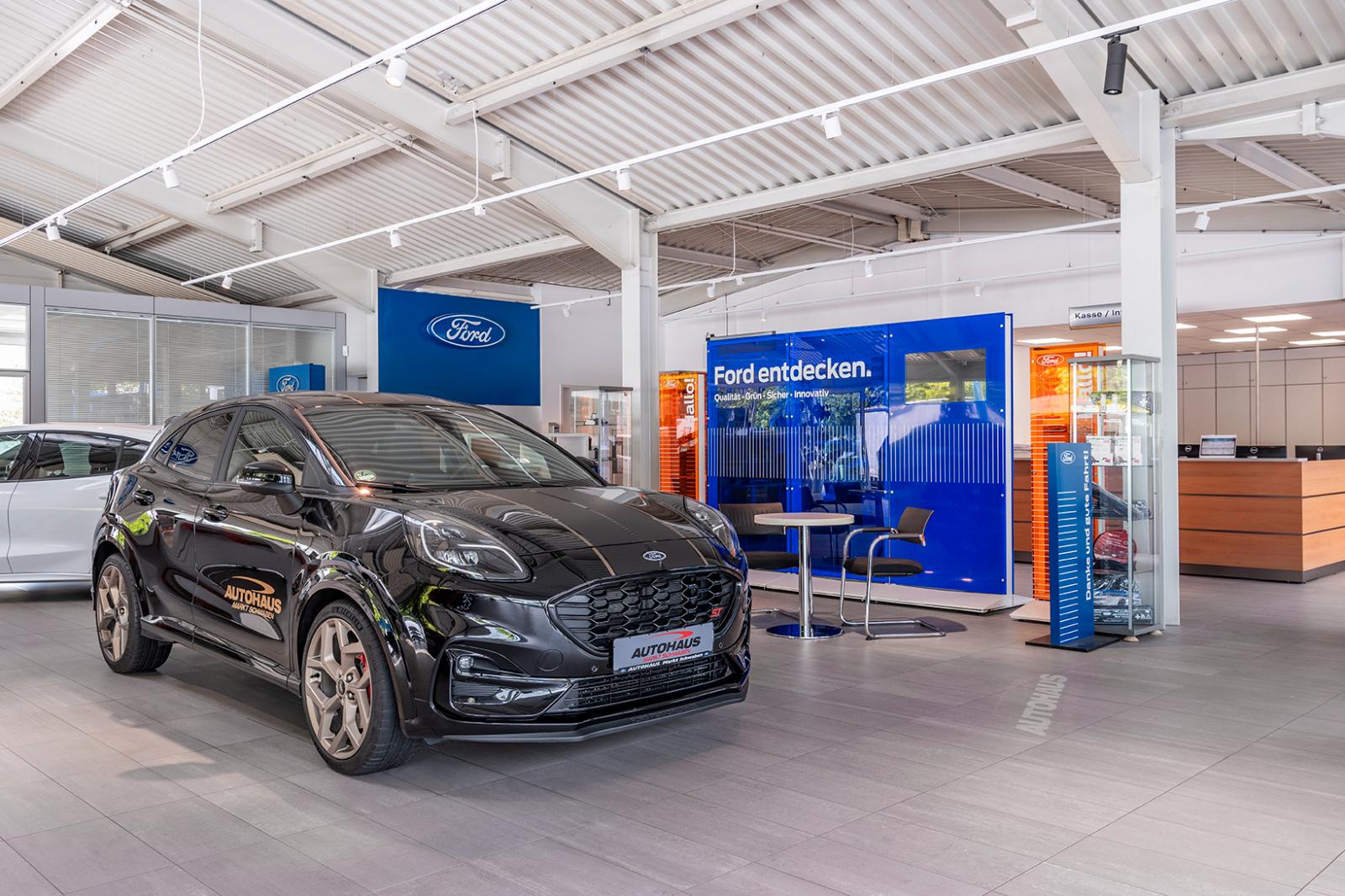 showroom-image-top