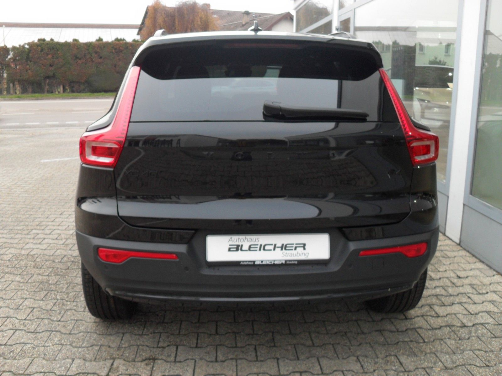 Fahrzeugabbildung Volvo XC40 B4 Plus Black Edition | 360° | Pamora.