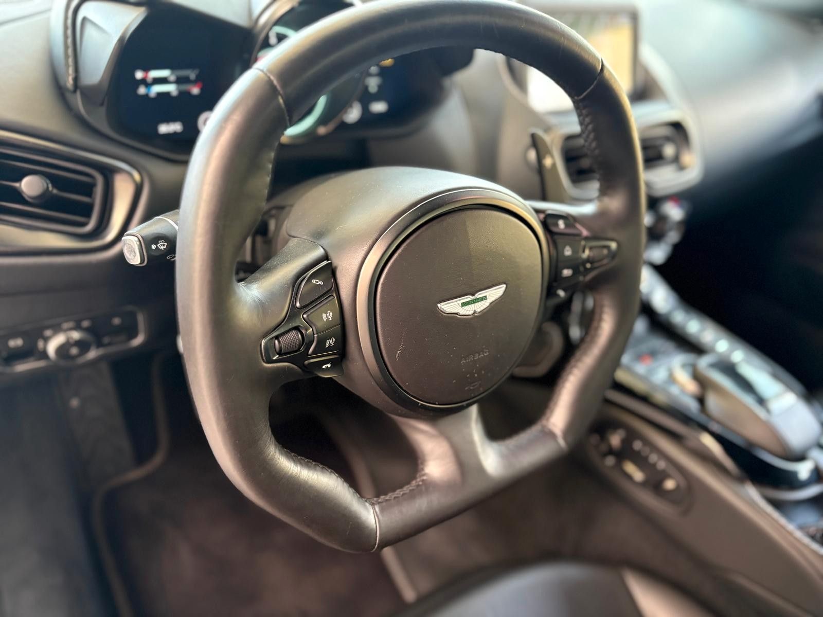 Fahrzeugabbildung Aston Martin V8 Vantage 4.0 V8 voll sehr gepflegt