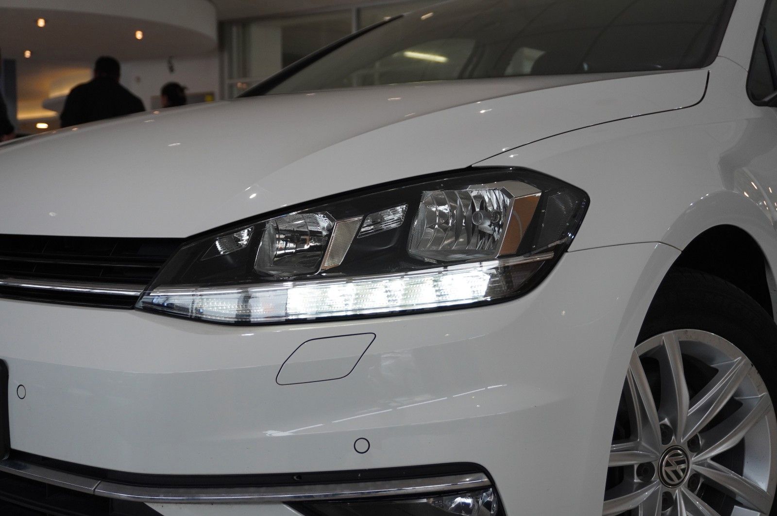 Fahrzeugabbildung Volkswagen Golf VII Variant 1.6 TDI NAVI/LED/SH/ACC/PDC/AHK