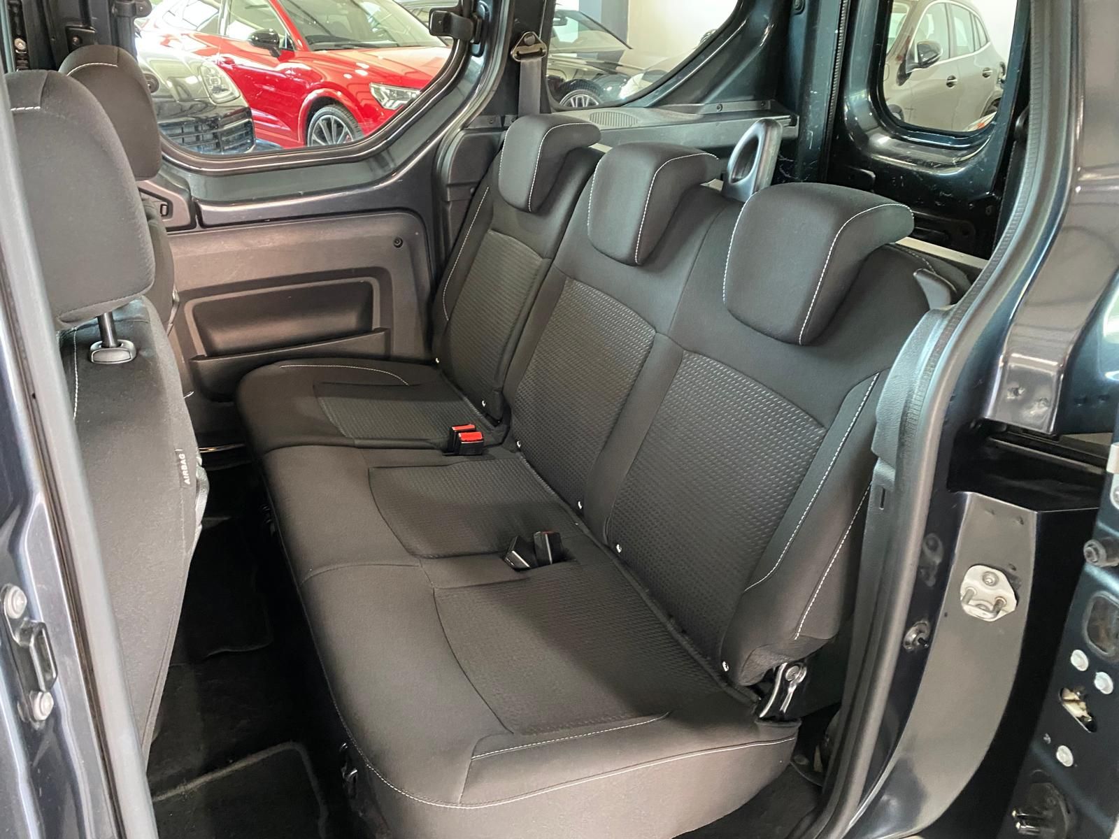 Fahrzeugabbildung Dacia Dokker 1.4 Comfort/Navi/5-Sitzer/