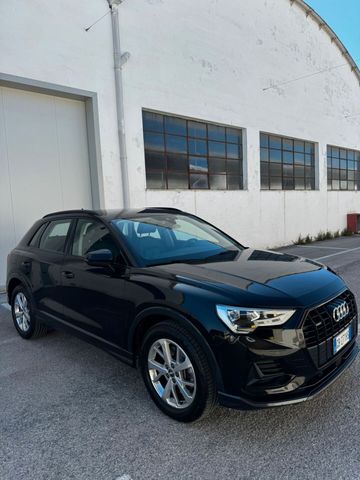 AUDI Audi Q3 40 TDI quattro S tronic line edition