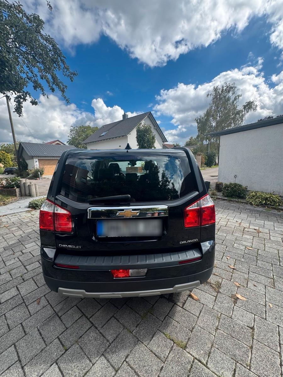 Chevrolet Orlando 2012 — photo 10