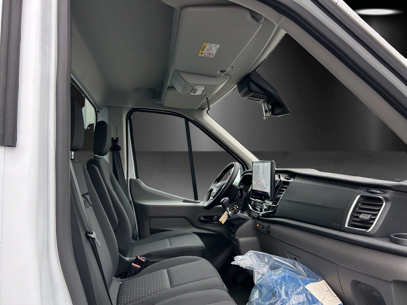 Fahrzeugabbildung Ford Transit L4 Einzelkabine Koffer GJR Ladebordwand