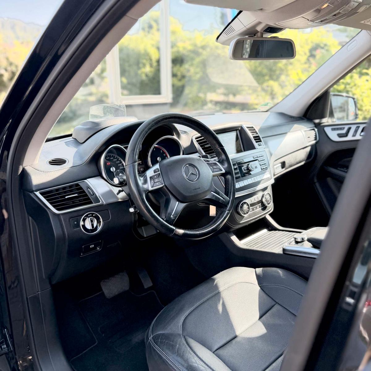 Mercedes-Benz ML 350 AMG-LINE/KAMERA/SHZ/MEM/PANO/AHK