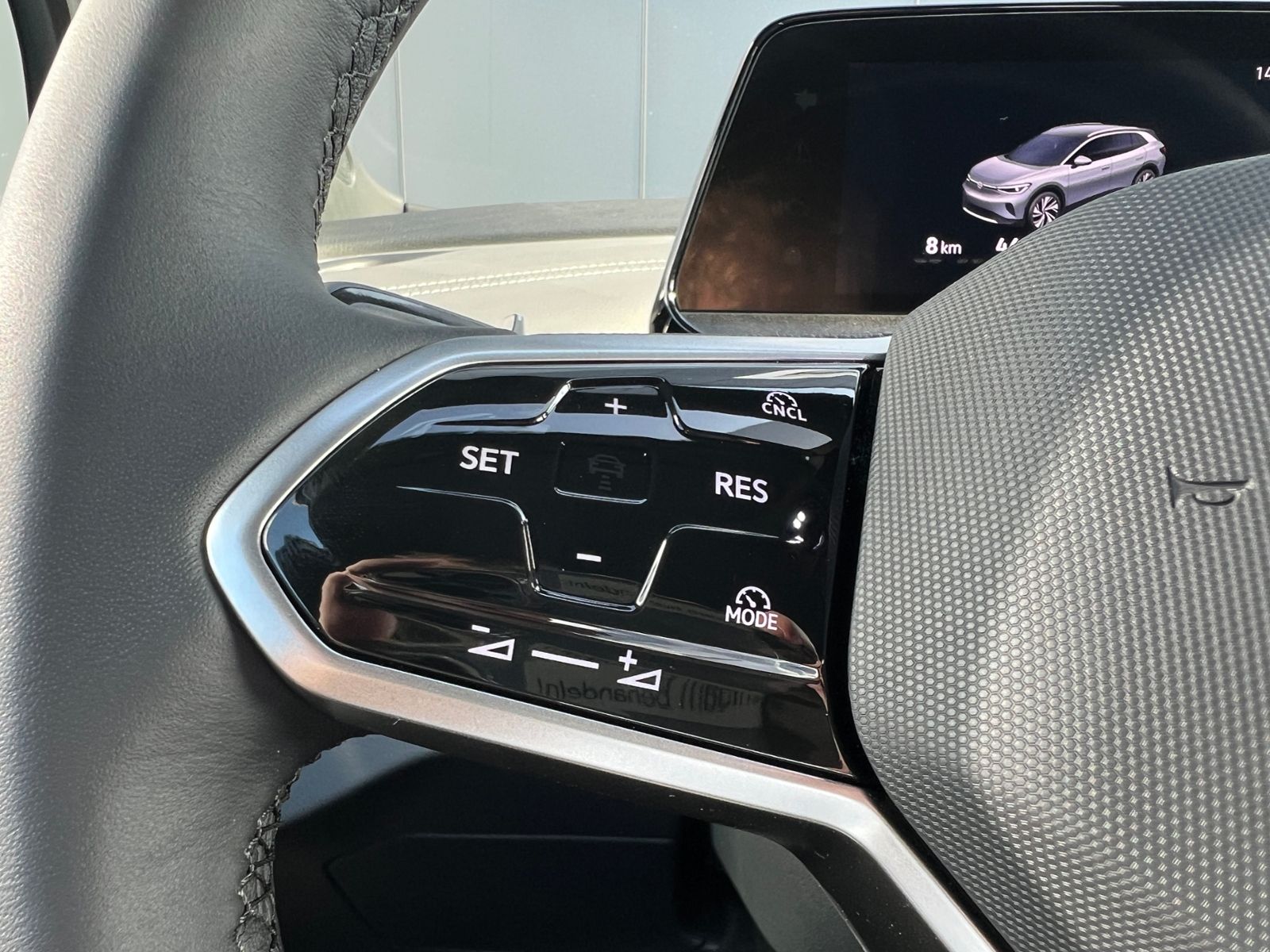 Fahrzeugabbildung Volkswagen ID.4 Pro 210 kW *Infotainment-Paket, Design-Pake