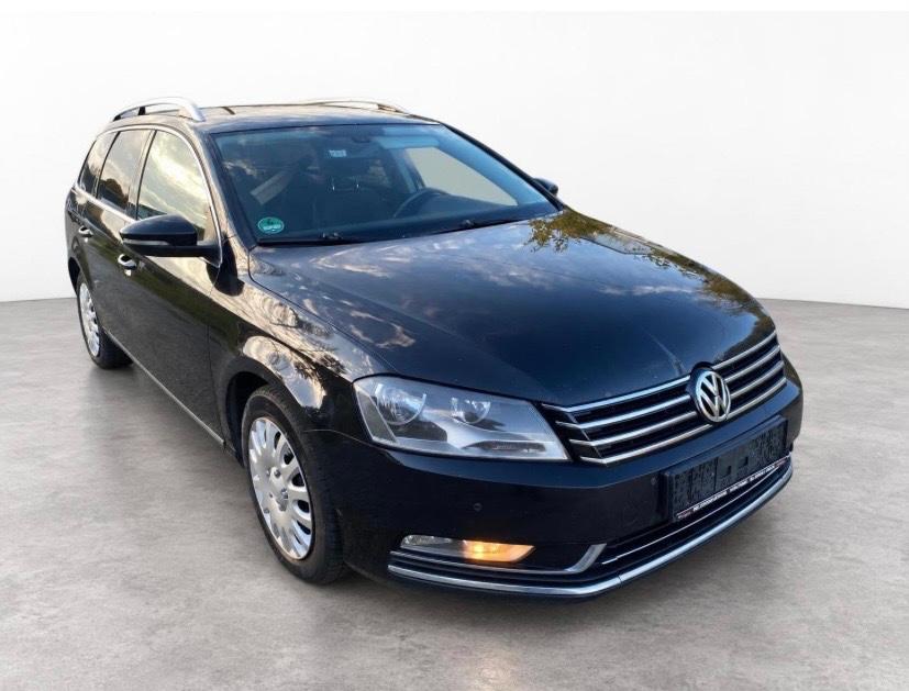 Volkswagen Passat 2013 — interior