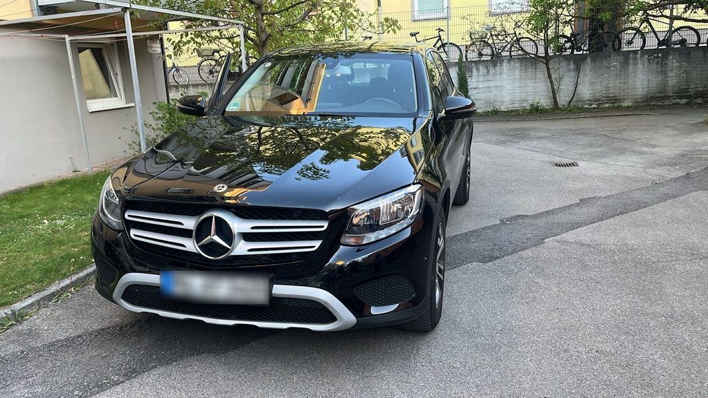 Image of Mercedes-Benz GLC 220