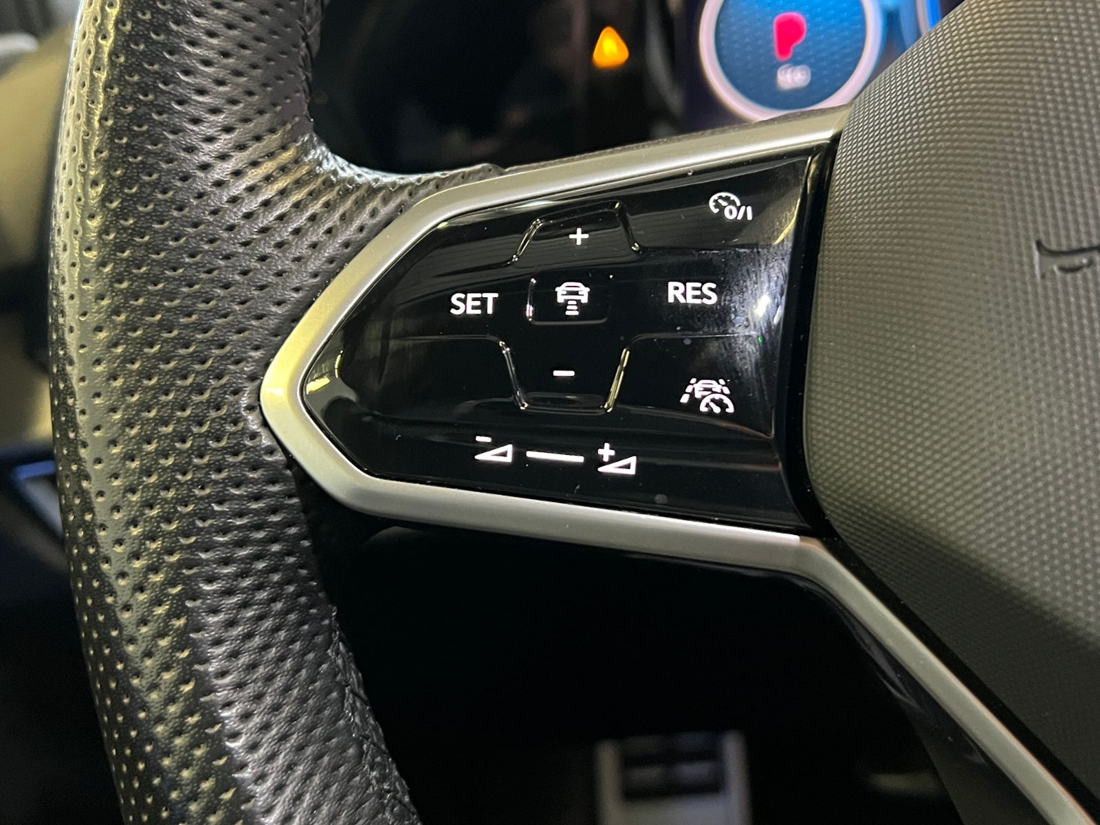 Fahrzeugabbildung Volkswagen Golf VIII GTD 2.0 TDI DSG *IQ.Drive-Paket, AHK,