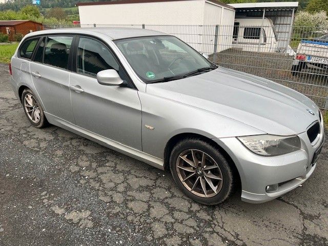 BMW 318 Baureihe 3 Touring 318i - MOTOR KLAPPERT -