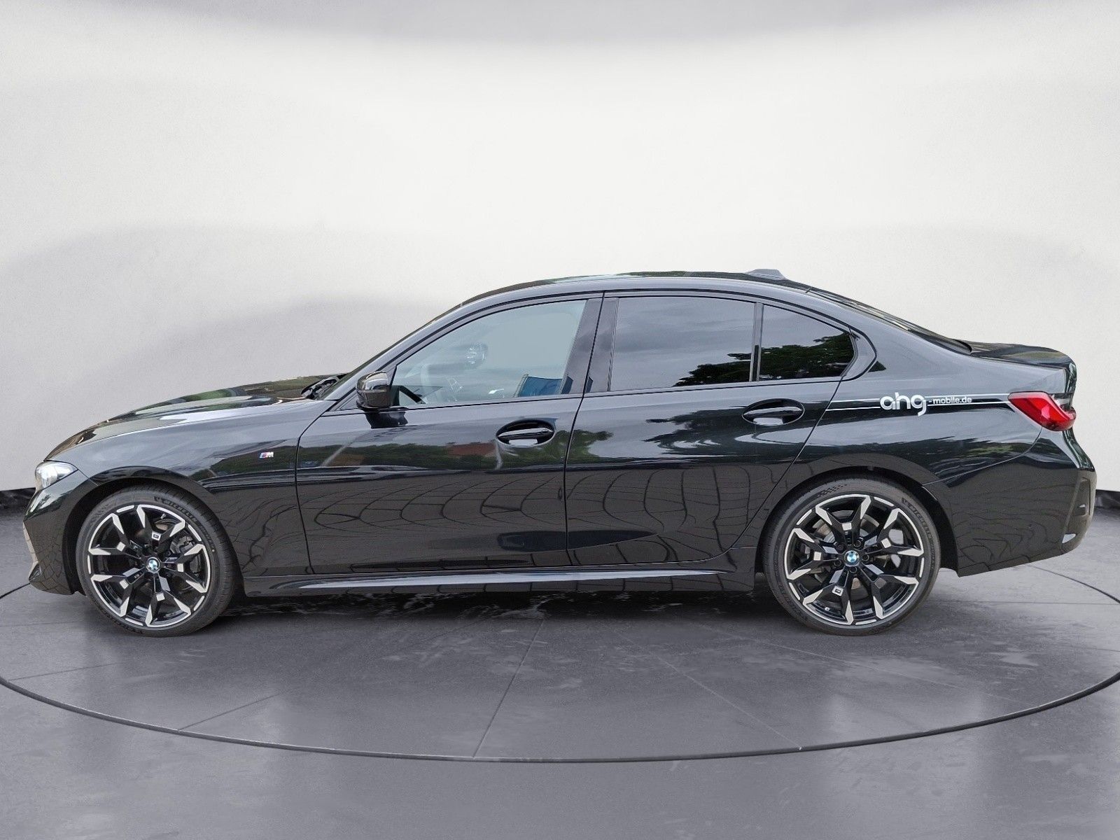 BMW 320d xDrive Limousine AHK M-Sport imagem 3