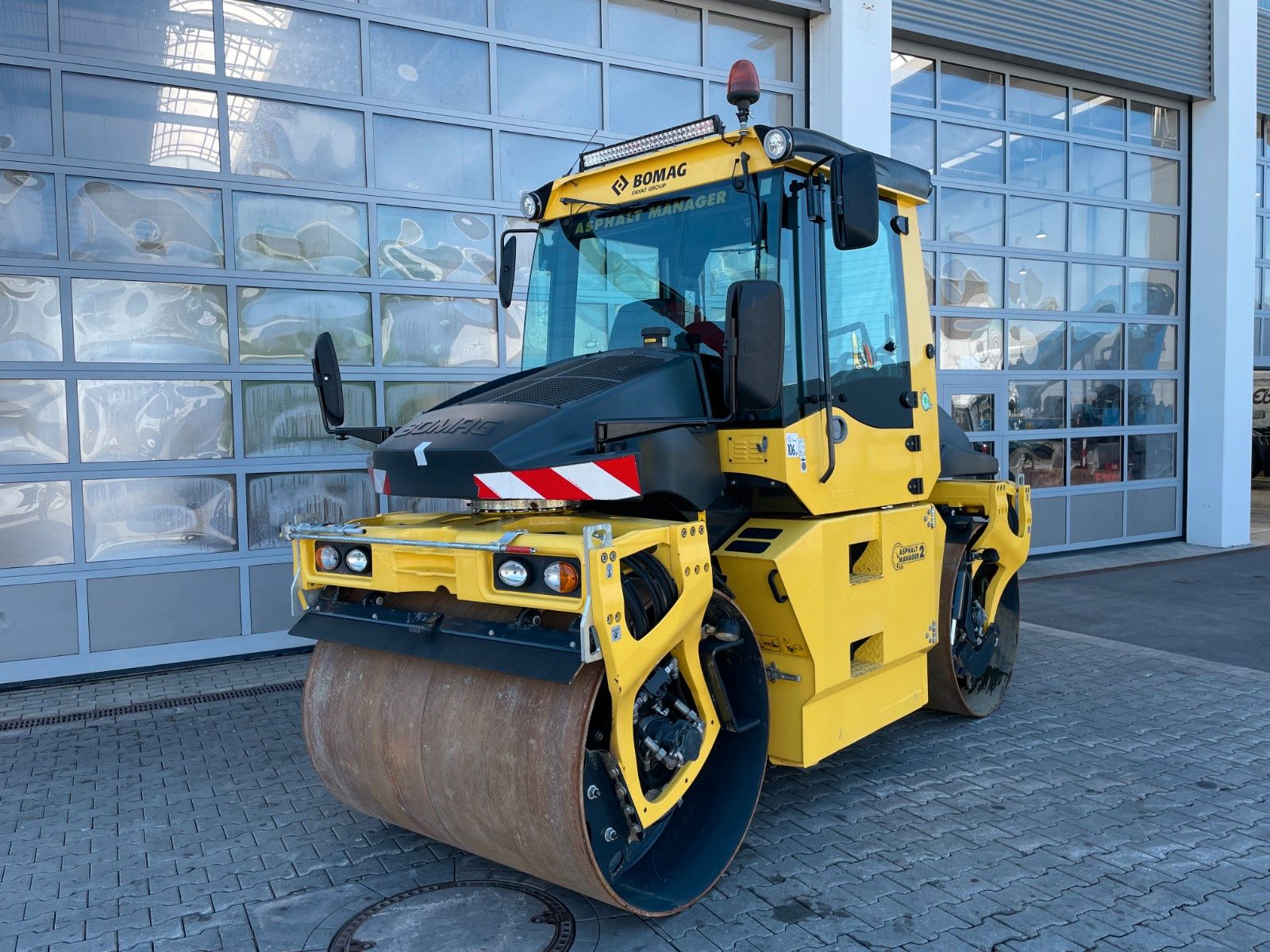 Fahrzeugabbildung BOMAG BW 154 AP-4i AM / nur 731h / Asphalt Manager