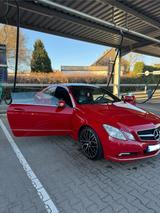 Mercedes-Benz E 250 CGI Coupé  - rote Mercedes-Benz E 250