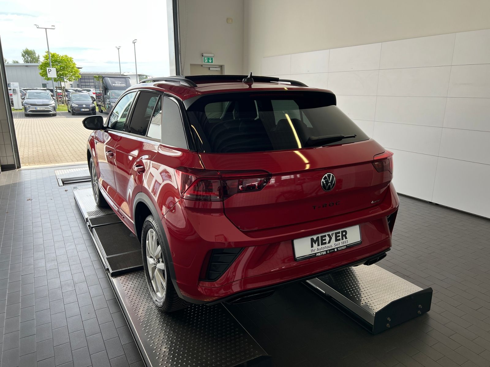 Fahrzeugabbildung Volkswagen T-Roc R-Line 2.0 TDI DSG 4Motion *AHK, BlackStyl