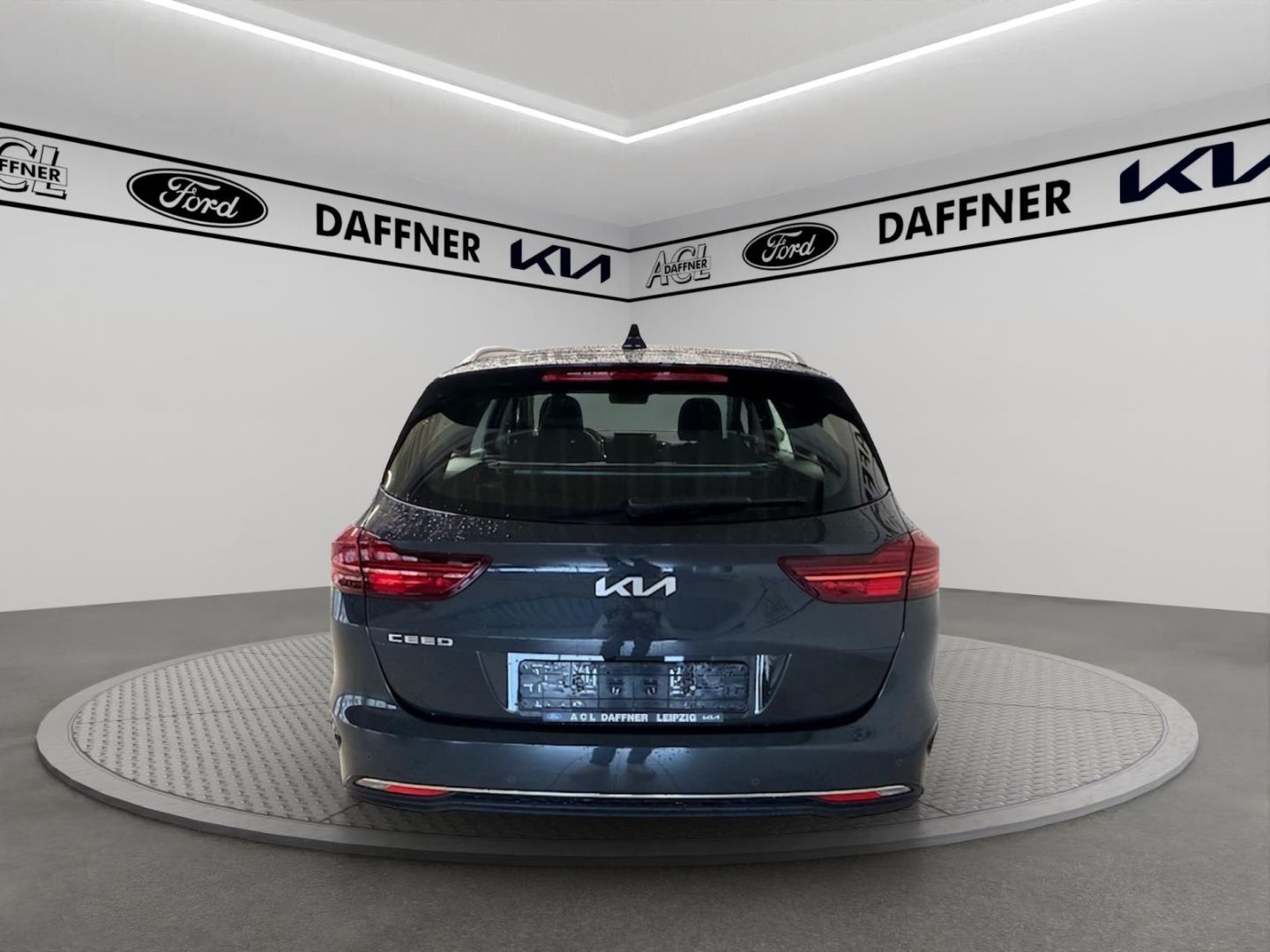 Fahrzeugabbildung Kia Ceed_sw Vision Navi SHZ Kamera SpurhalteASS DAB
