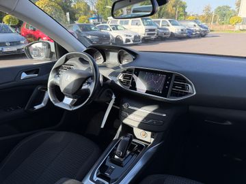 Peugeot 308 Active Pack+Klimaauto+Navi+BT+PDC+Schaltw.