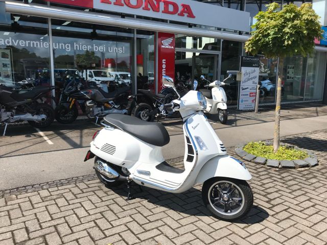 Vespa GTS300 Super deutsches Neufahrzeug