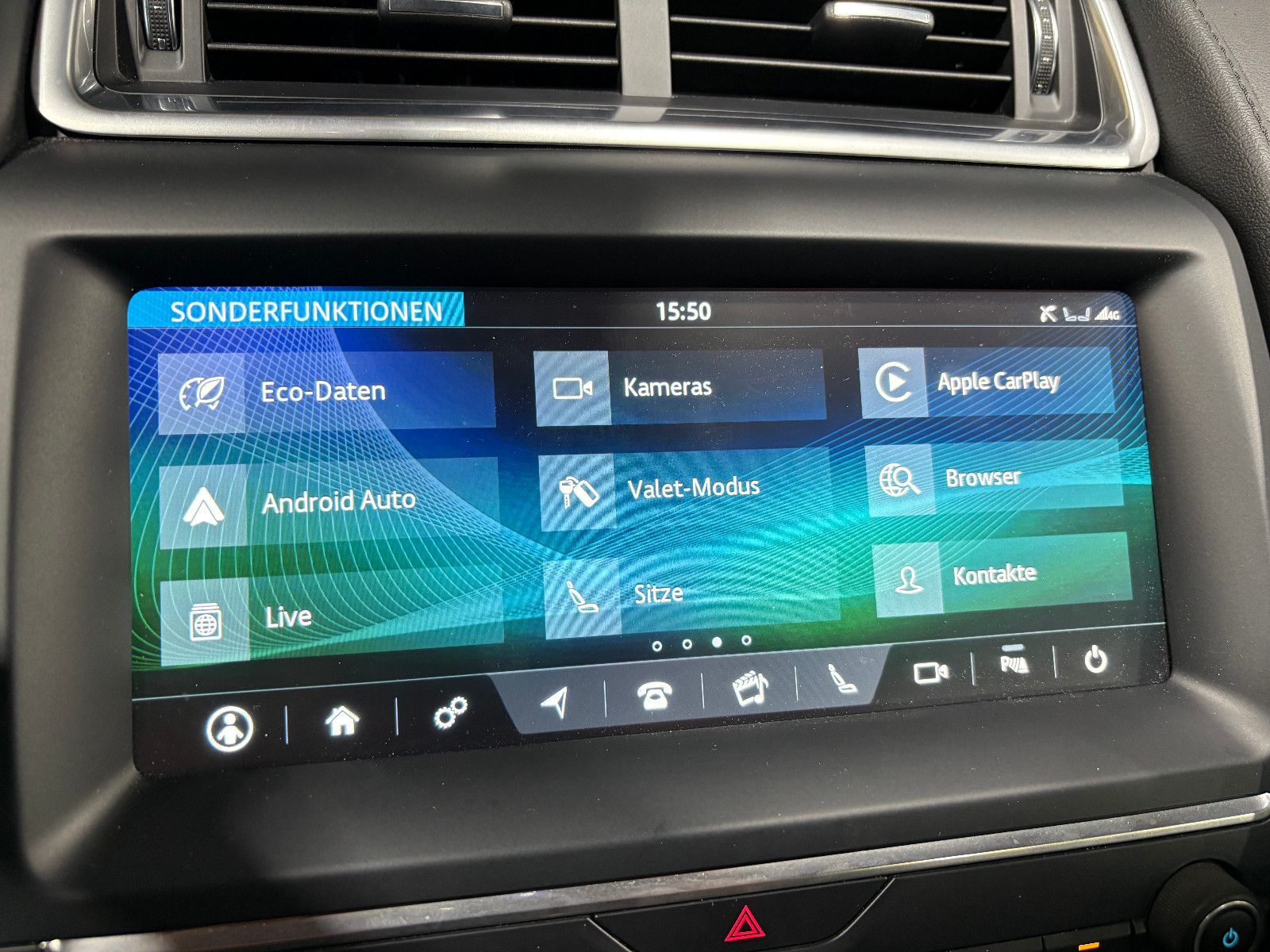 Fahrzeugabbildung Jaguar E-PACE S/NAVI/KAMERA/APPLE/ACC/SHZ/KLIMA/TOTWINK