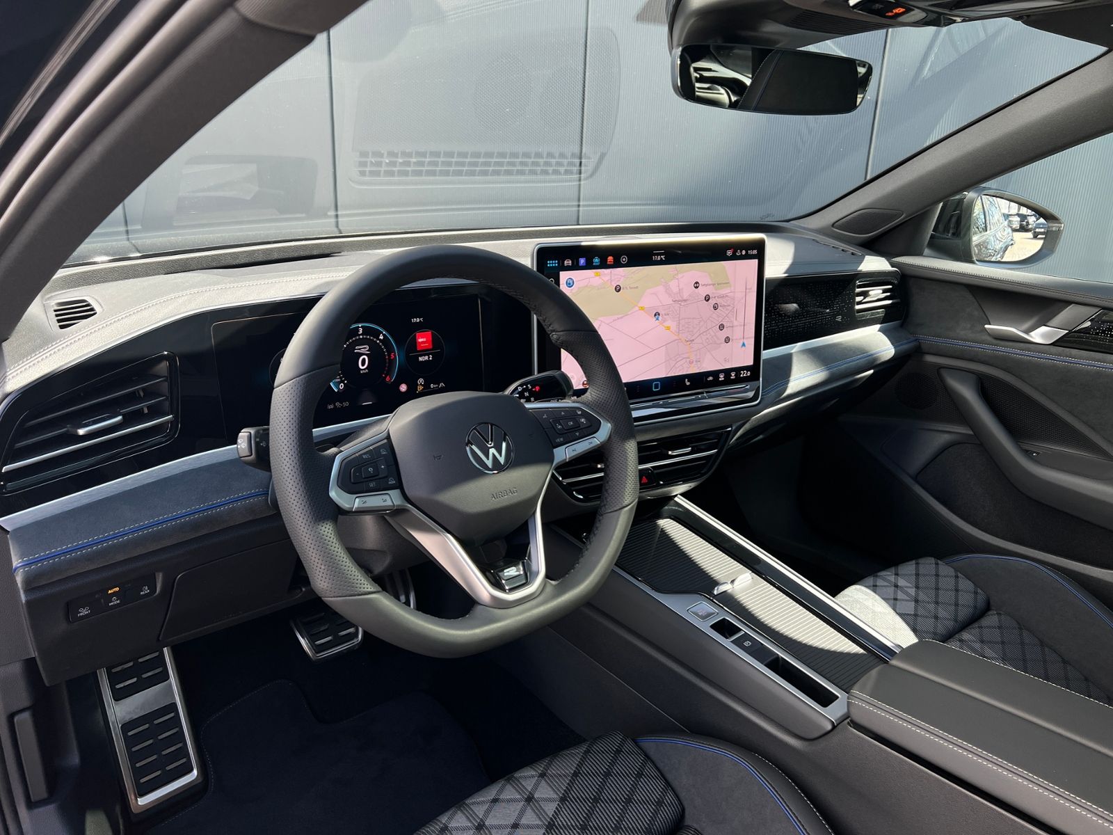 Fahrzeugabbildung Volkswagen Passat Variant R-Line 2.0 TDI DSG 4MOTION *AHK,