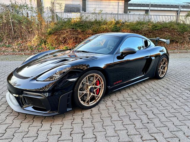 Porsche Cayman GT4 RS