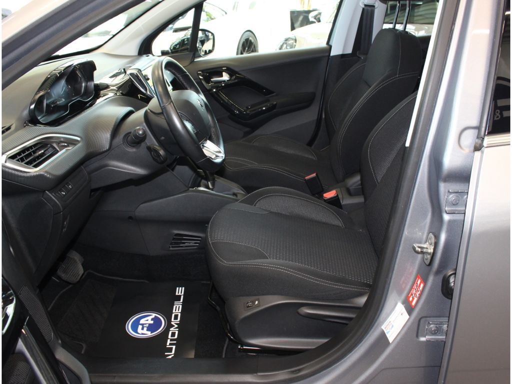 Fahrzeugabbildung Peugeot 208 Allure1.2 PureTech *Pano*Kamera*Keyless*Navi