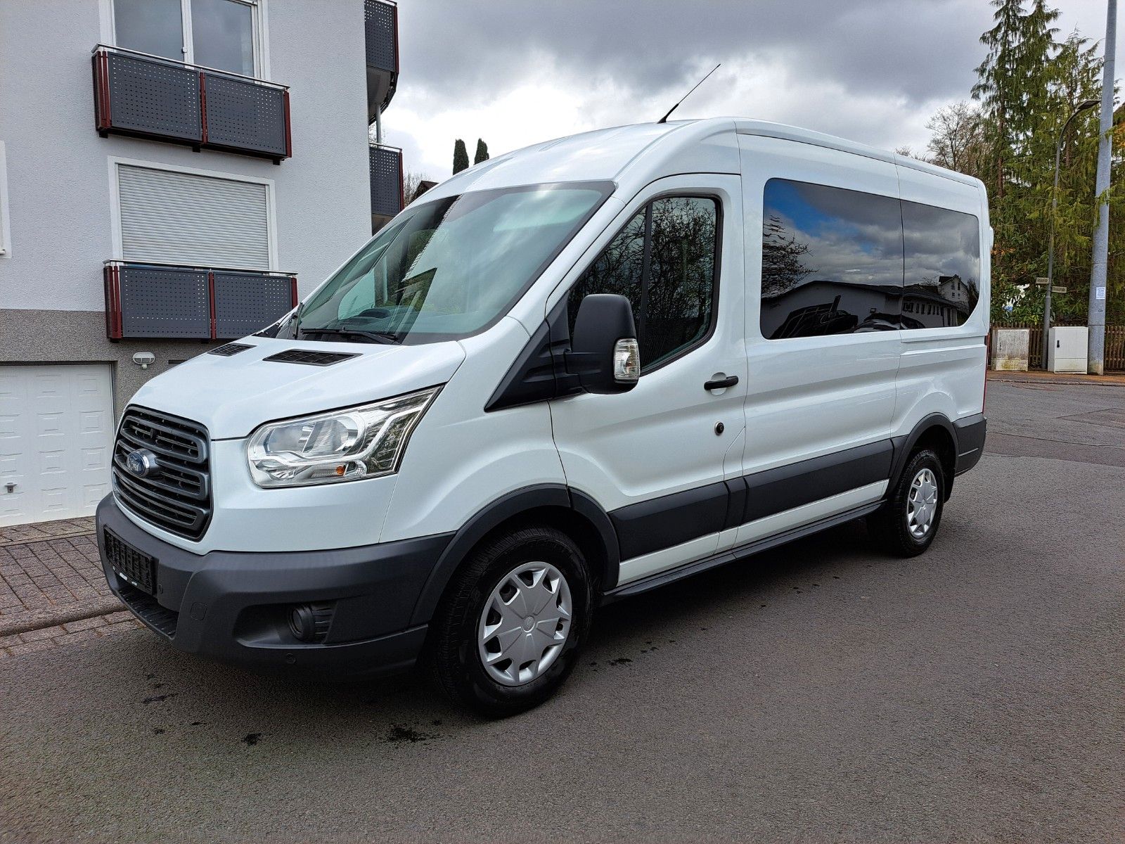 Ford Transit Kombi 350 L2 Trend 9 Sitze Automatik