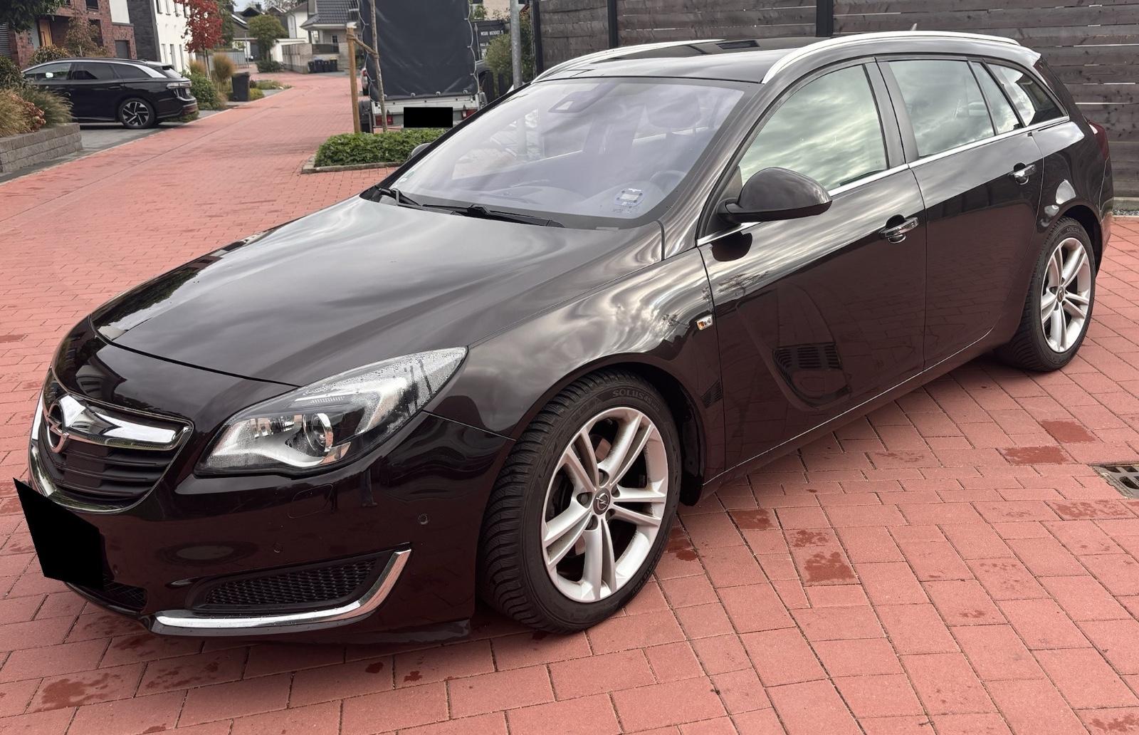 Opel Insignia 2015 — rear view