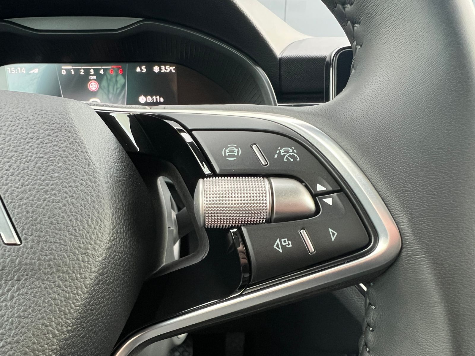 Fahrzeugabbildung SKODA Kamiq Selection 1.0 TSI DSG *Vorb. AHK, LED, ACC