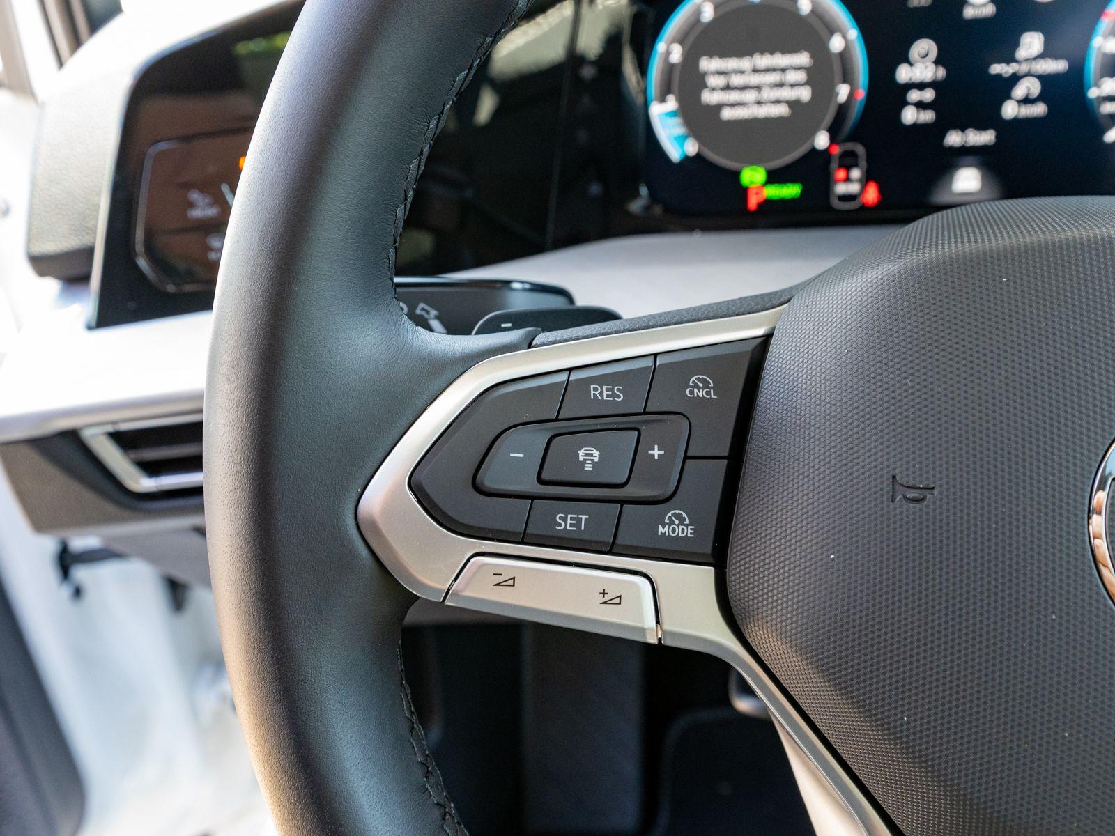 Volkswagen Golf Life 1.5TSI DSG LED Nav 360° PANO Stdhz AHK, миниатюра 16