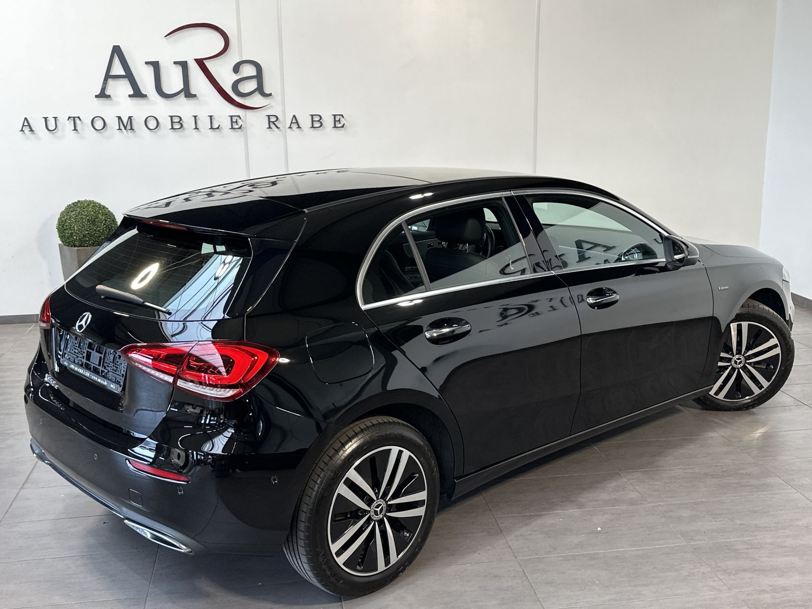 Fahrzeugabbildung Mercedes-Benz A 250e Progressive NAV+LED+PANO+360°+WIDESCREEN