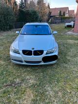 BMW  330i E90 mit LPG>TÜV 11/2027>Carplay>Neu Teile