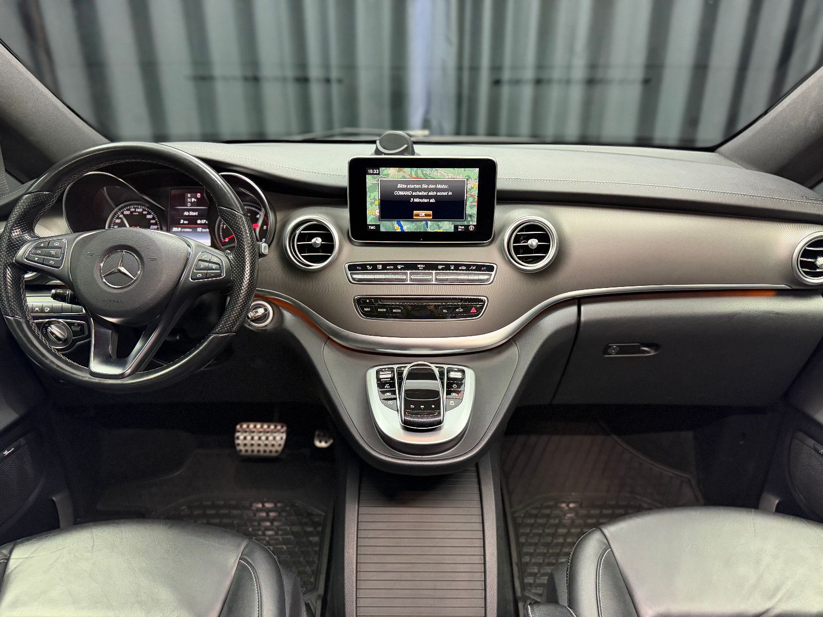 Fahrzeugabbildung Mercedes-Benz V250d NIGHT EDITION 4MATIC lang AMG-LINE|360°|