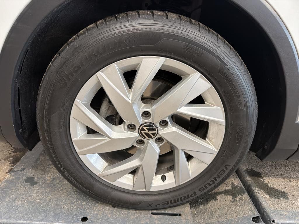 Fahrzeugabbildung Volkswagen Tiguan Elegance TSI DSG *LED*PDC*Sitzhzg*ACC*APP
