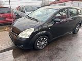 Toyota Corolla Verso 2.2-l-D-4D - gebrauchte Toyota Corolla Verso aus dem Jahr 2007