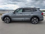 Volkswagen Tiguan Allspace 2.0 TDI DSG*4M*R LINE*7-STZE*360 - Volkswagen Tiguan Allspace mit Diesel-Antrieb: Grau