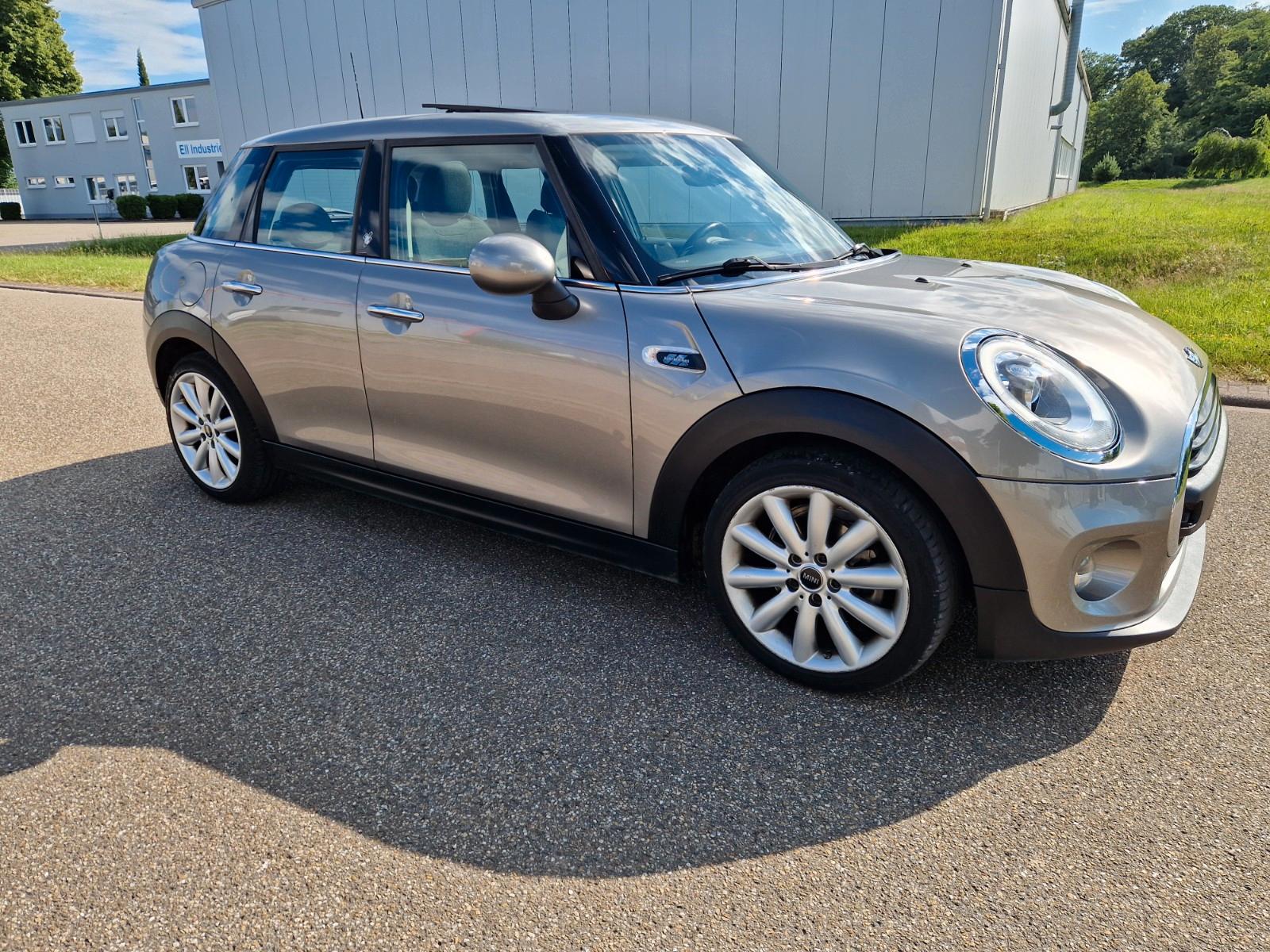 MINI ONE Navi Panorama 17"